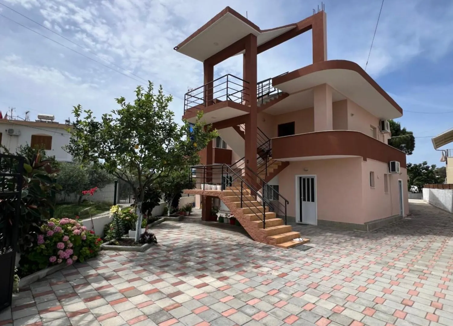 Guest House Vlore location